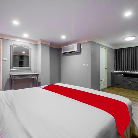 Oyo 1042 Boon'S Residence Bangkok Eksteriør billede
